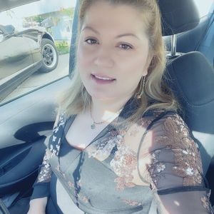 Meet your Posher, Dinora